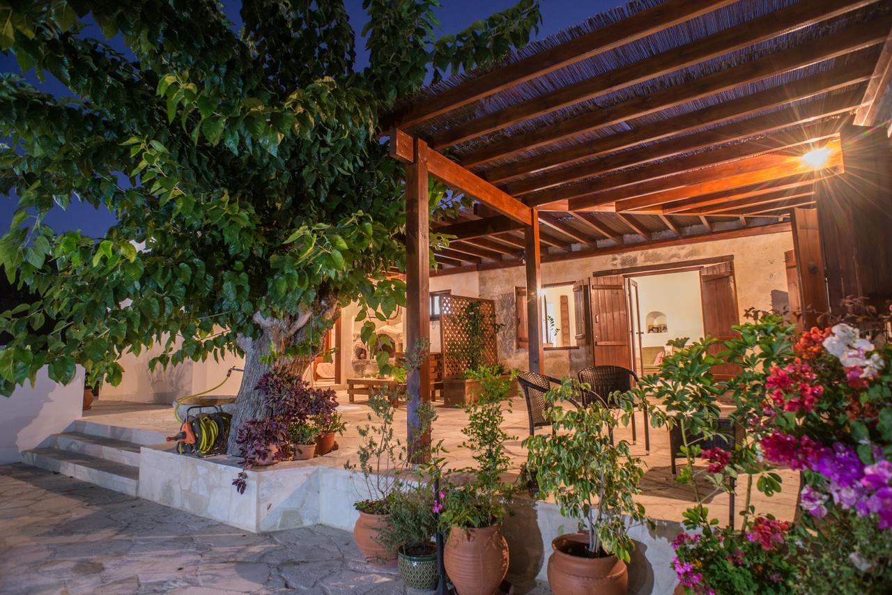 Chloe'S House Pension Pano Akourdalia Buitenkant foto